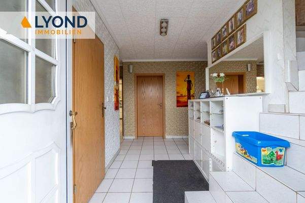 LYD 3641 - 28 Eingangsbereich