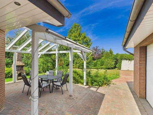 CAM03784G0-PR0080-STILL007