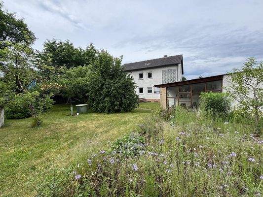 Wohnhaus und Garten