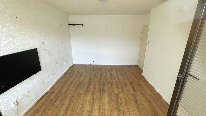 Obergeschoss Schlafzimmer 1 zum Flur