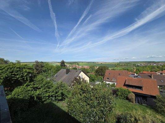 Wunderschöner und weitläufiger Ausblick vom Balkon
