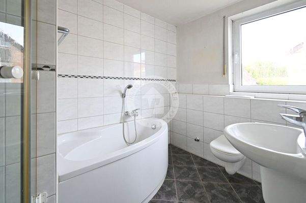 Badezimmer (Blick 1) 