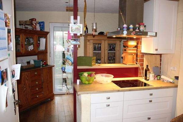 Küche mit Zugang zur Terrasse