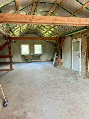 Dachboden mit Tür.JPG