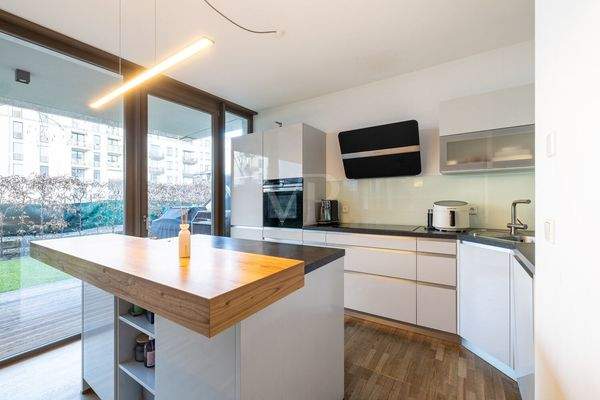 Einbauküche mit Elektrogeräten der Marke Siemens