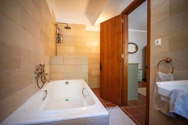 Kreta, Xamoudochori: Idyllische Residenz mit Apartments und Olivenhain zu verkaufen