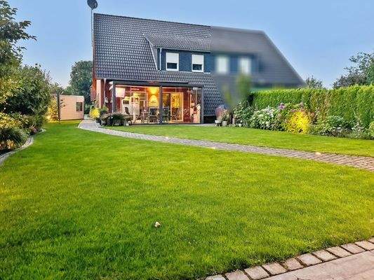 Hausansicht am Abend