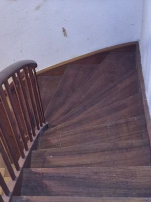 21 Treppenhaus weitere Ansicht.jpg