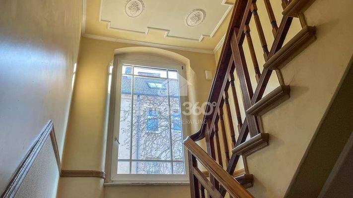 gepflegtes Mehrfamilienhaus