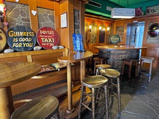 Gastraum Gaststätte rechts