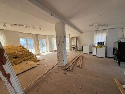 riesiger sonniger Wohnraum mit Küche vollenden Sie hier das herrliche Ambiente