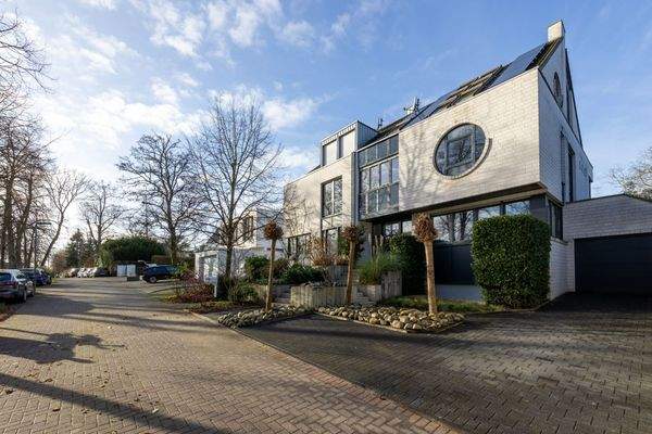 Drohnensicht: Fassade