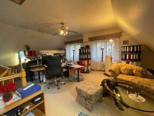 Studio / Büro im DG