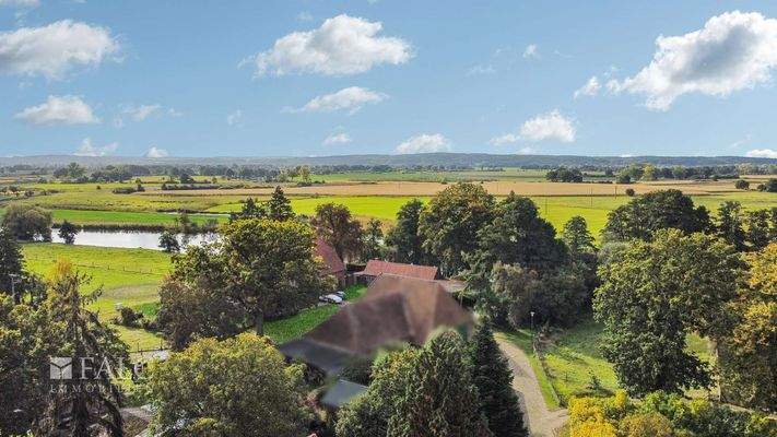 Hausansicht mit Ausblick