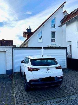 B4 Garage und Stellplatz.jpg