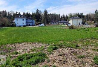 Blick auf das Grundstück