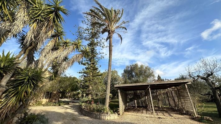 Großartiges  historisches Herrenhaus mit exotischem Garten und Pool nahe Santanyí