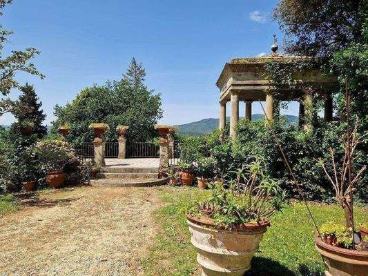 -03_Herrschaftliche VillaToskana.jpg