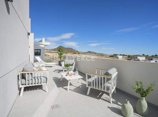 Townhouses with Unparalleled Golf Course Views in Murcia
