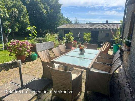 Terrasse und Nebengelass