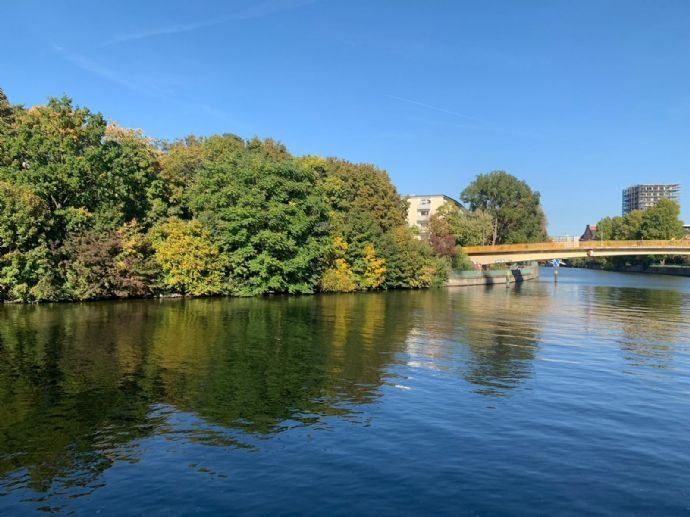 Neu! Spektakuläre Kapitalanlage! Unikat in absolut erster Wasserlinie mit direktem Zugang zur Spree!