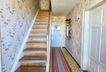 Flur EG und Treppe ins OG