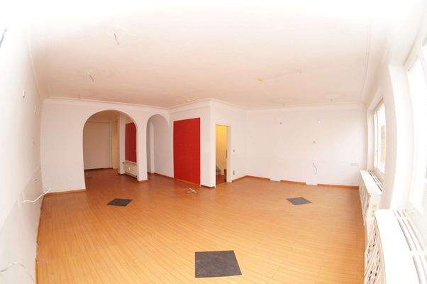 Blick in den Raum von links