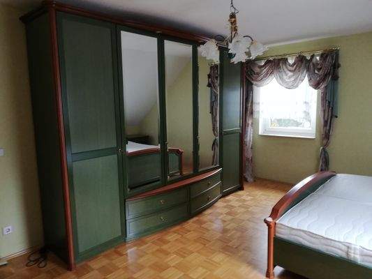 Schlafzimmer 1 von drei Schlafzimmern