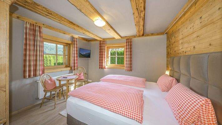 KITZIMMO-Alpenchalet in sonniger Ruhelage mit Kaiserblick - Immobilien Ellmau.