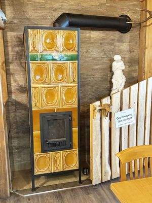 Kachelofen im Nebenzimmer