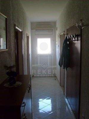 Die attraktive Erdgeschosswohnung im großen Haus