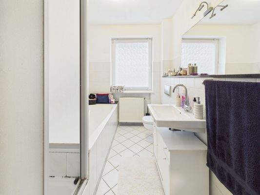 Badezimmer (DG-rechts)