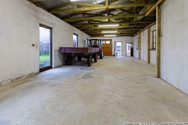 09-Halle mit separater Zufahrt