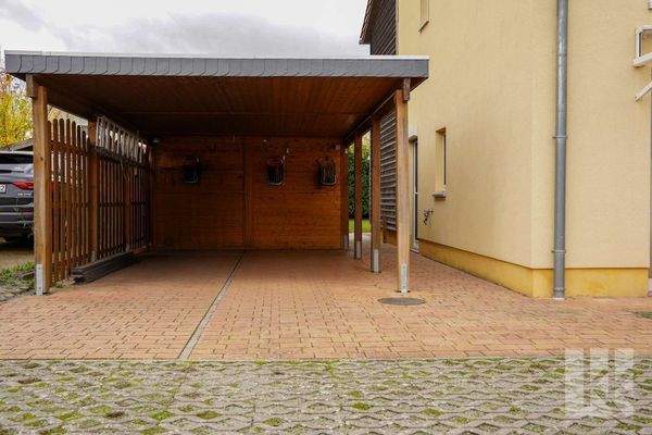 ... unter dem Carport