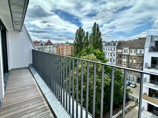 Ausblick Balkon vorne 1. Innenhof