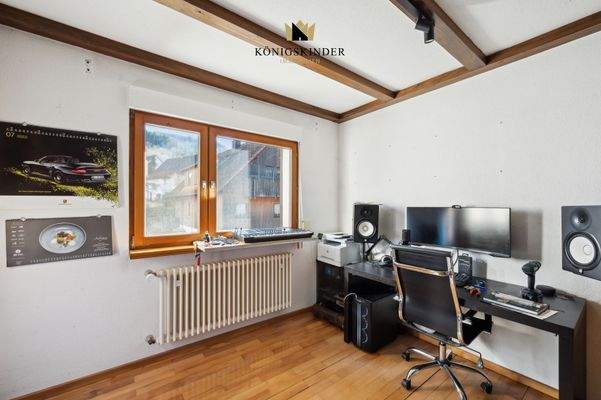 Büro /Kinderzimmer OG