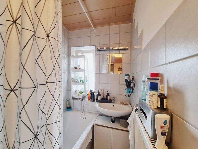 Attraktive 2-Zimmer-Wohnung mit Balkon und Tageslichtbad mit Badewanne - Foto 4