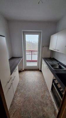 Küche mit Einbnauküche