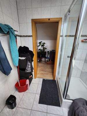 AP1_links Bad Einblick