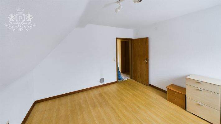 CAM01984G0-PR0439-STILL020