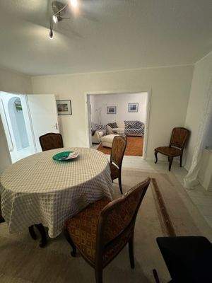 Wohn-/Eßzimmer mit Schiebetür 