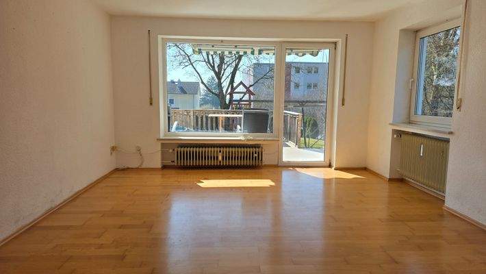 EG Wohnzimmer Zugang zur Terrasse mit Pool