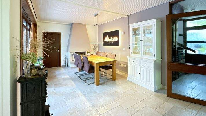 10 Essbereich mit Flur