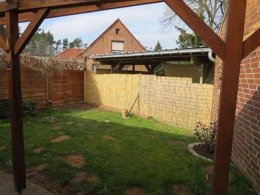 Rasen Terrasse Caport