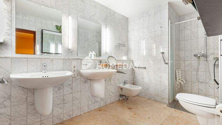 1. OG Badezimmer 2 1