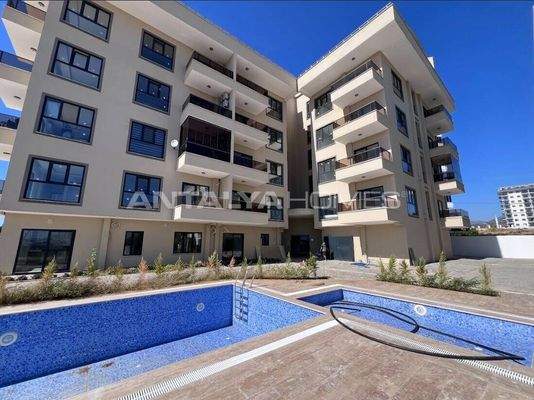 Apartment with Sea View and Social Features in Payallar