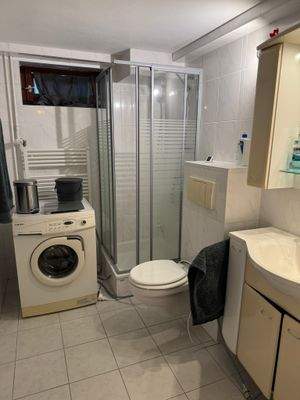 Bad Souterrain-Wohnung