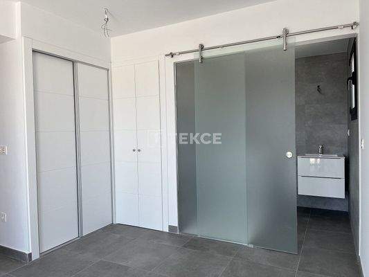 Semi-Detached Houses Featuring Private Pool in Gran Alacant