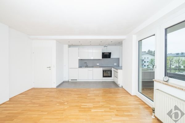 Modernes Wohn- Esszimmer