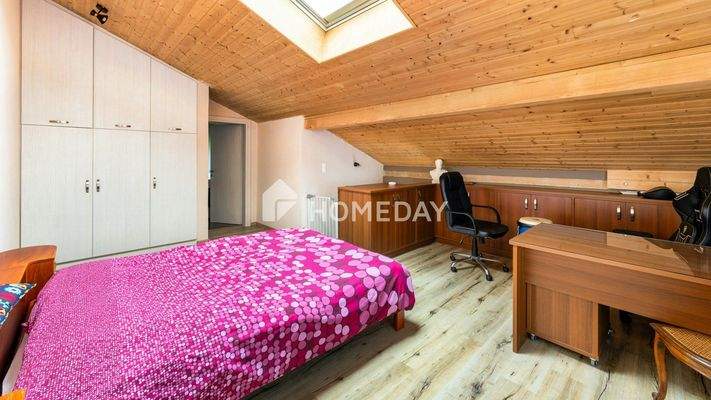 Wohnung 2 1. OG Schlafzimmer 2